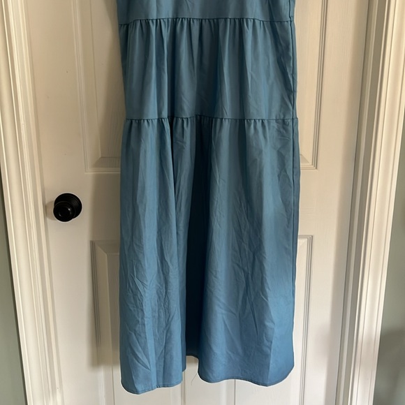 Dress - Picture 7 of 9